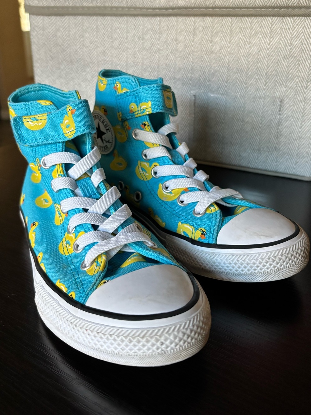 Converse Kids High-Top Sneakers in Turquoise with Yellow Duck Print